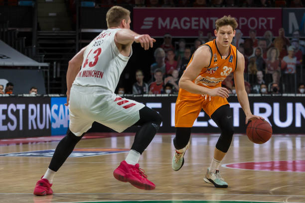 验来吸引更 验来吸引更