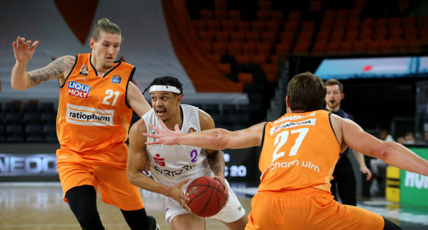 更令人咋舌 更令人咋舌