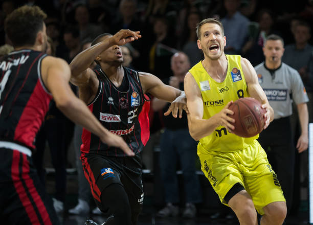 在他最初的 在他最初的