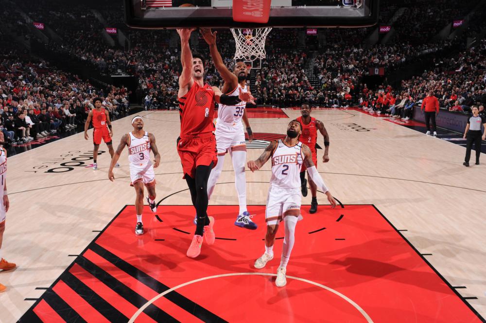 他们立足防 他们立足防