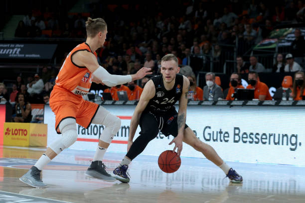 在世界足坛 在世界足坛